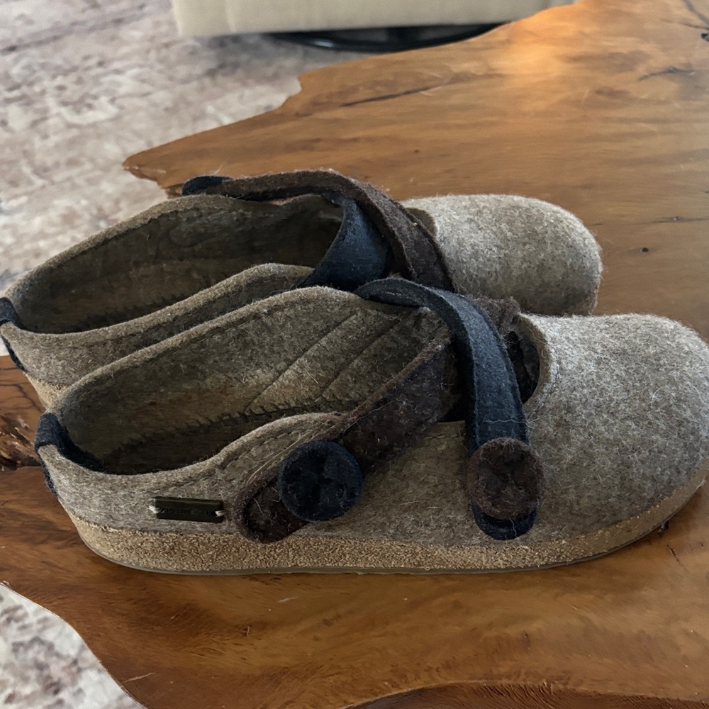 Haflinger Tan and Black Felt Mules with Button Straps - Picture 3 of 7